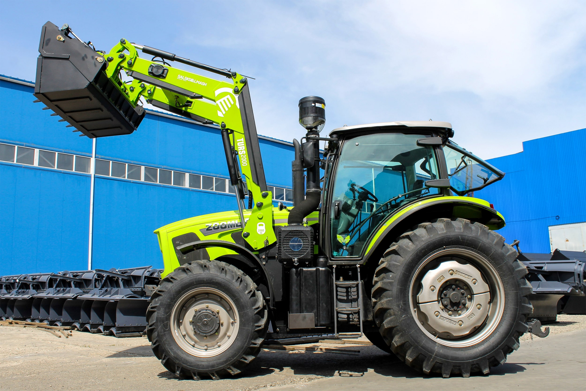 Фронтальный погрузчик КУН (TURS)-2000-0-Z16 для тракторов ZOOMLION 1304 и ZOOMLION 1604 Фронтальный погрузчик КУН (TURS)-2000-0-Z16 для тракторов ZOOMLION 1304 и ZOOMLION 1604