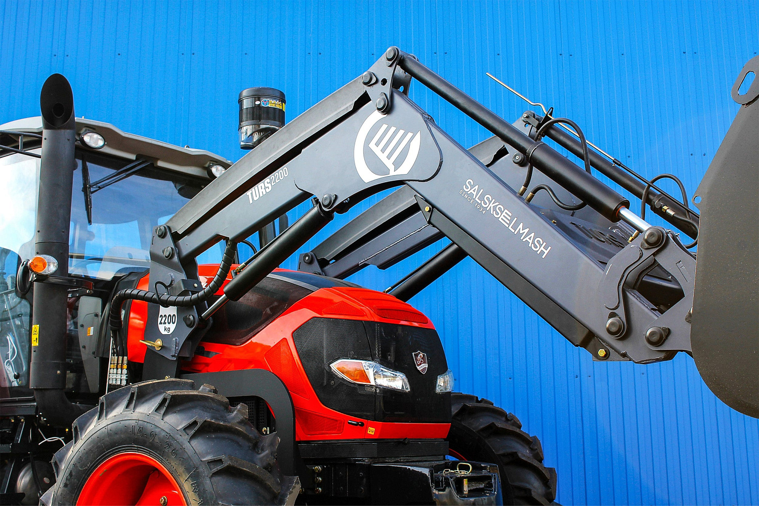Встречайте новый фронтальный погрузчик TURS-2200