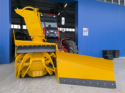 Сальская снегоуборочная машина ССМ-2,1