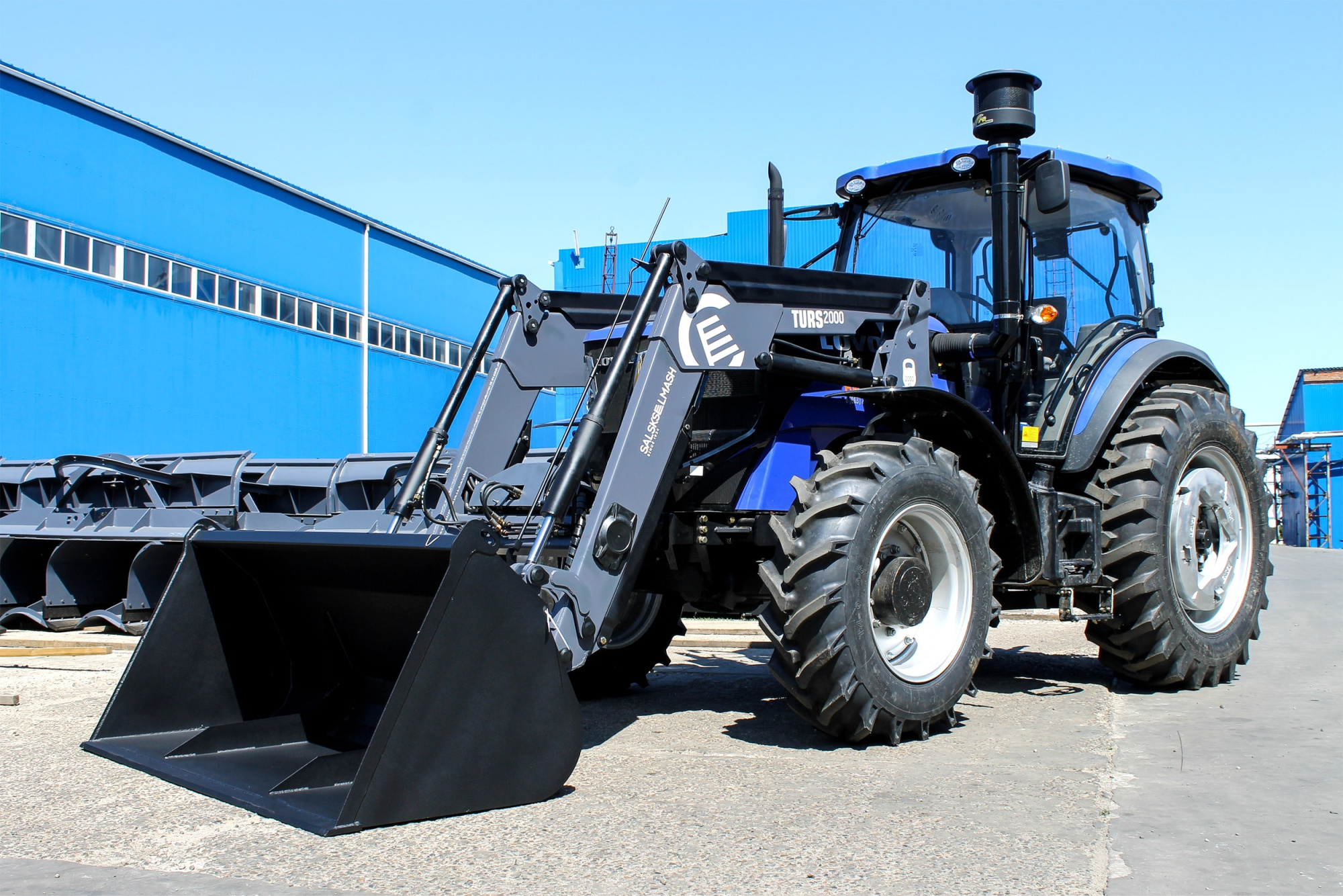 Фронтальный погрузчик КУН (TURS)-2000-0Д-Л13** для трактора LOVOL 1304 Фронтальный погрузчик КУН (TURS)-2000-0Д-Л13** для трактора LOVOL 1304